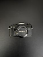 Minolta X-700 Kamera mit 50mm Objektiv schwarz