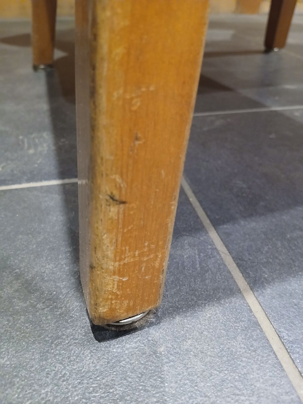 Sedie: Holzstühle – Usato da Reutigen venduto da CorinaAeschlimann 5