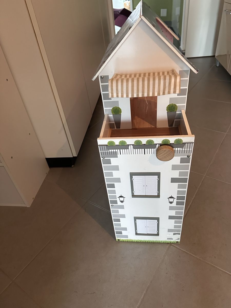Case e mobili per bambole: Puppenhaus – Usato da Egliswil venduto da Herculea 1