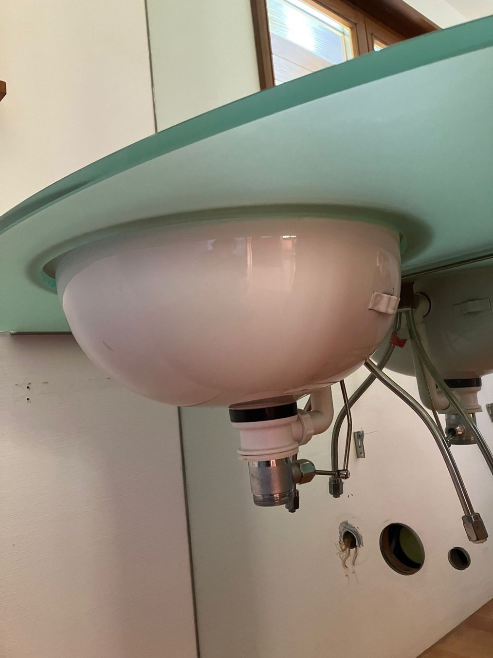 Lavabi & lavandini: Lavabo, Spiegelfront, Armatur mit Glastisch, demontiert – Usato da Winterthur venduto da ReUse_Baumarkt 2