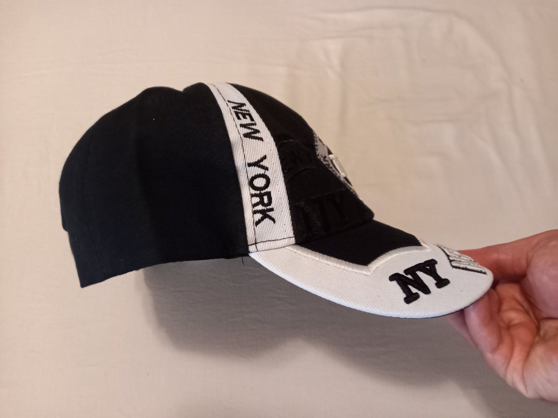 Copricapi, berretti & cappellini: Baseballkappen New York Sport Black – Nuovo e nell'imballaggio originale da Lausanne venduto da FASHION-WORLD-SHOP 2