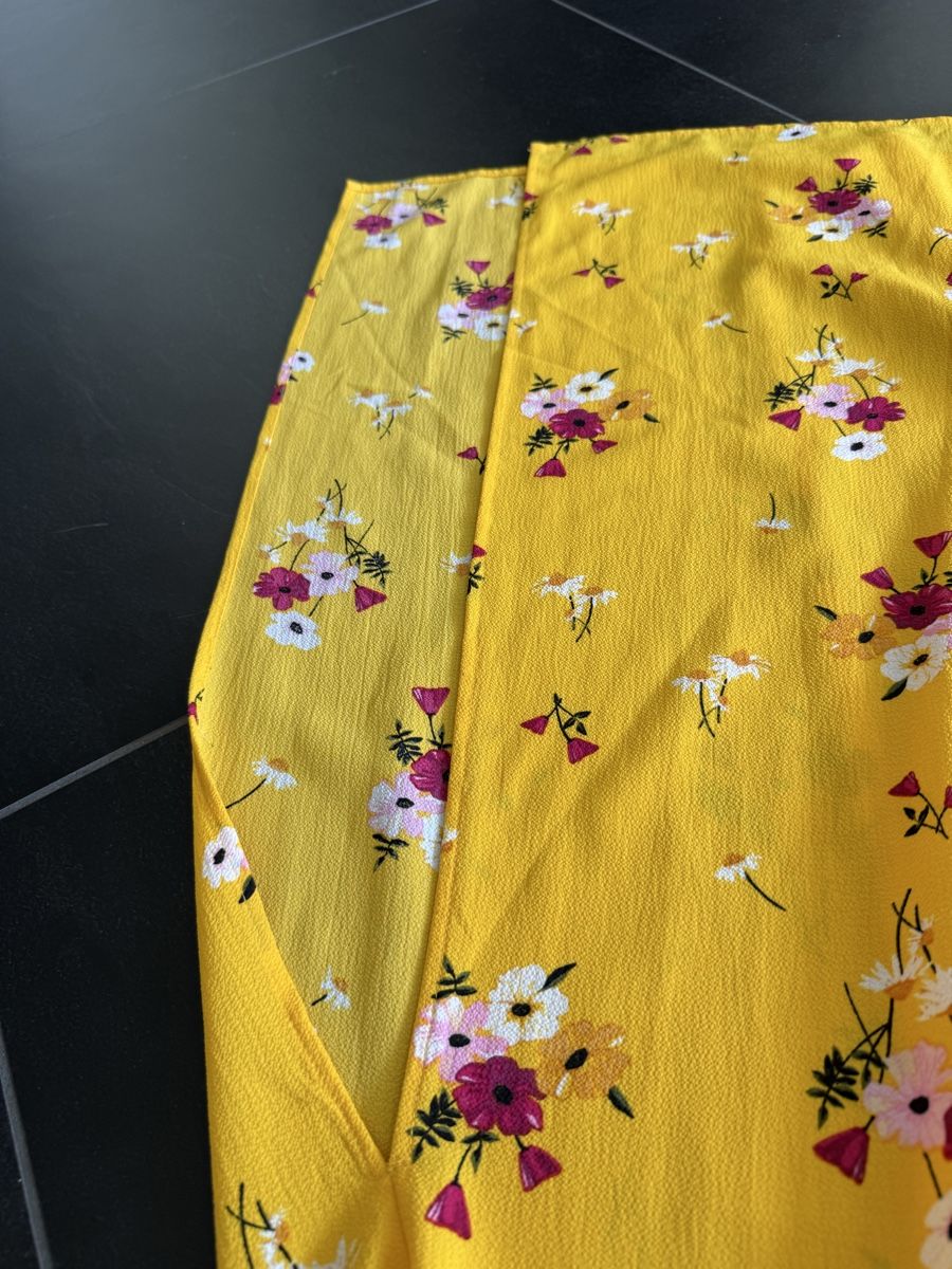 Kleider: Sommerliches Maxikleid, Gelb mit Blumenmuster, Gr. S2 – Neu (gemäss Beschreibung) aus Bilten von and_6hjn 1