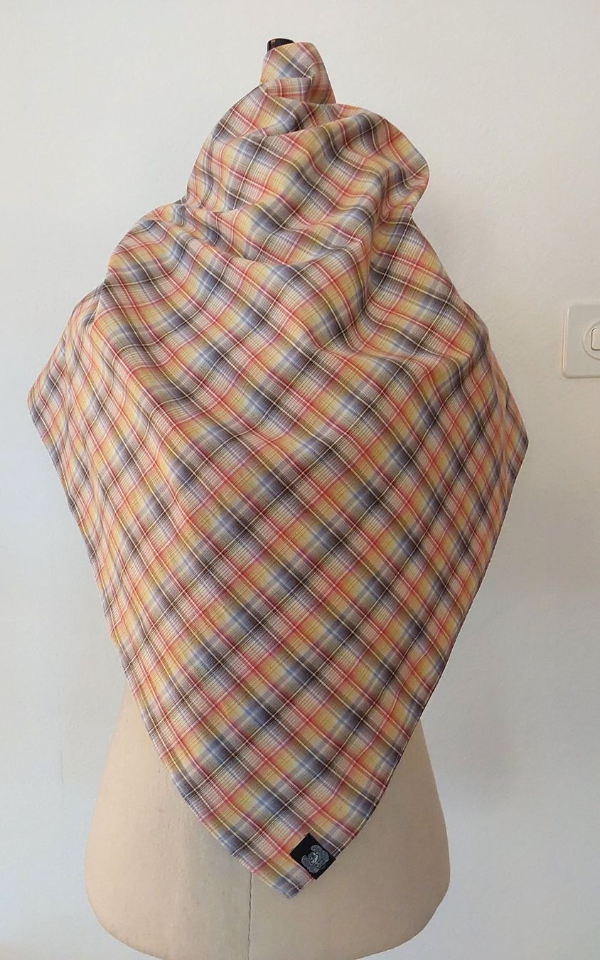 Foulard & Sciarpe: Tuch Baumwolle quadratisch Revolution – Nuovo (secondo la descrizione) da Köniz venduto da scopello12