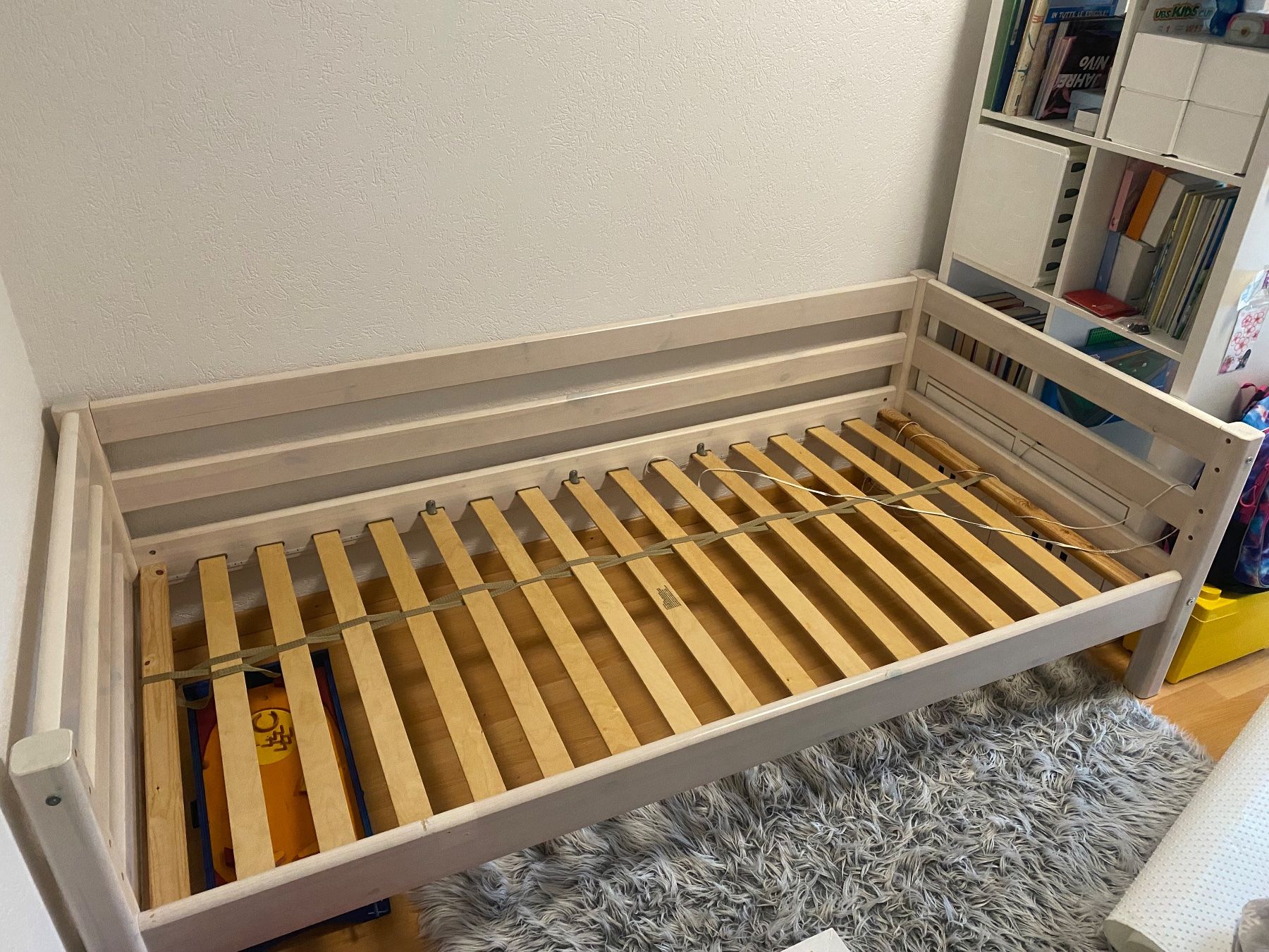 Betten: Flexa Bett 90x200, mit Rost, mit Matraze – Gebraucht aus Ostermundigen von Jehop