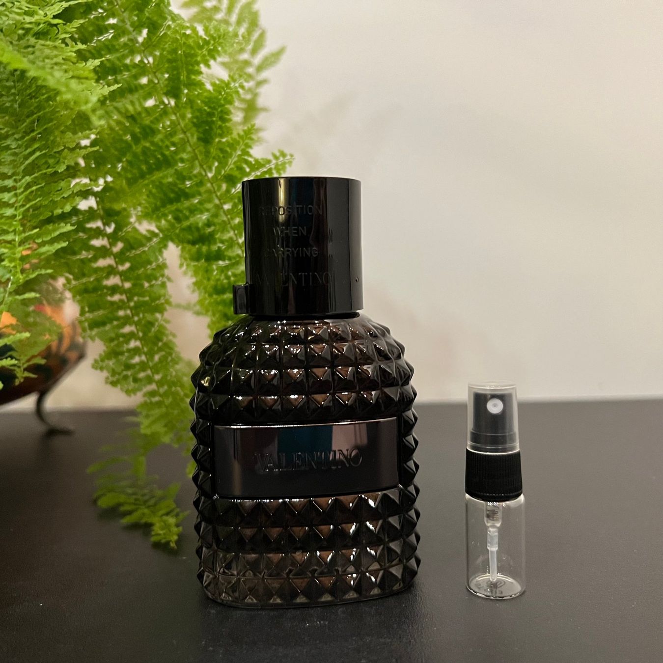 Valentino Profumi & Eau de Toilette: Valentino Uomo Intense 2ml Tester – Nuovo (secondo la descrizione) da Hüttikon venduto da Yatzu