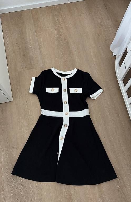 Kleider: Kleid – Neu und originalverpackt aus Altstätten SG von tug_9jwz