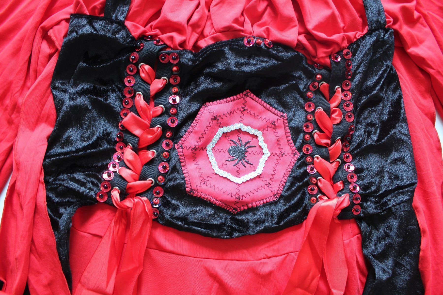 Costumi: Costume sorcière / Hexe t. L – Usato da Peseux venduto da CoolShoping 4