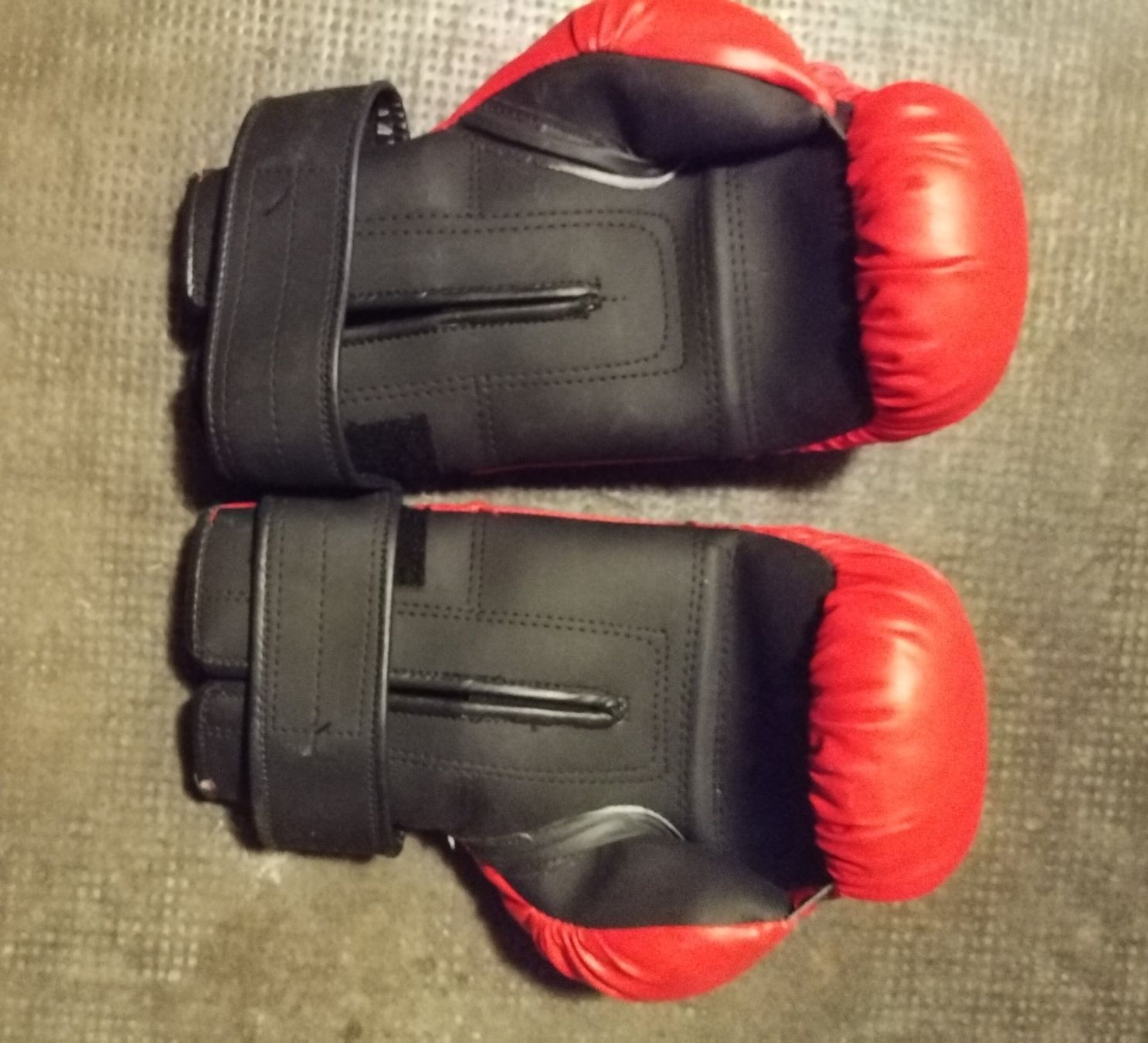 Handschuhe & Handstulpen: Gants de boxe comme neuves 14 oz – Neu (gemäss Beschreibung) aus Vevey von Djporradao 4