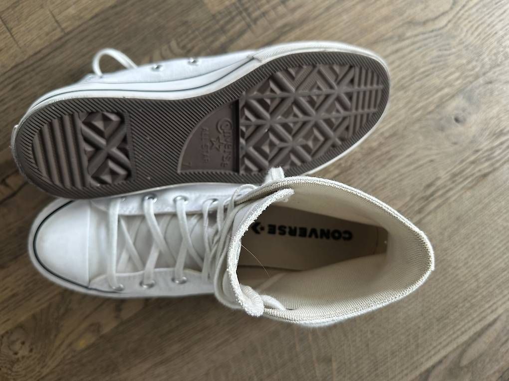Converse Chaussures hommes: Neuwertige Converse – D'occasion à Seengen par Chaeberli 1