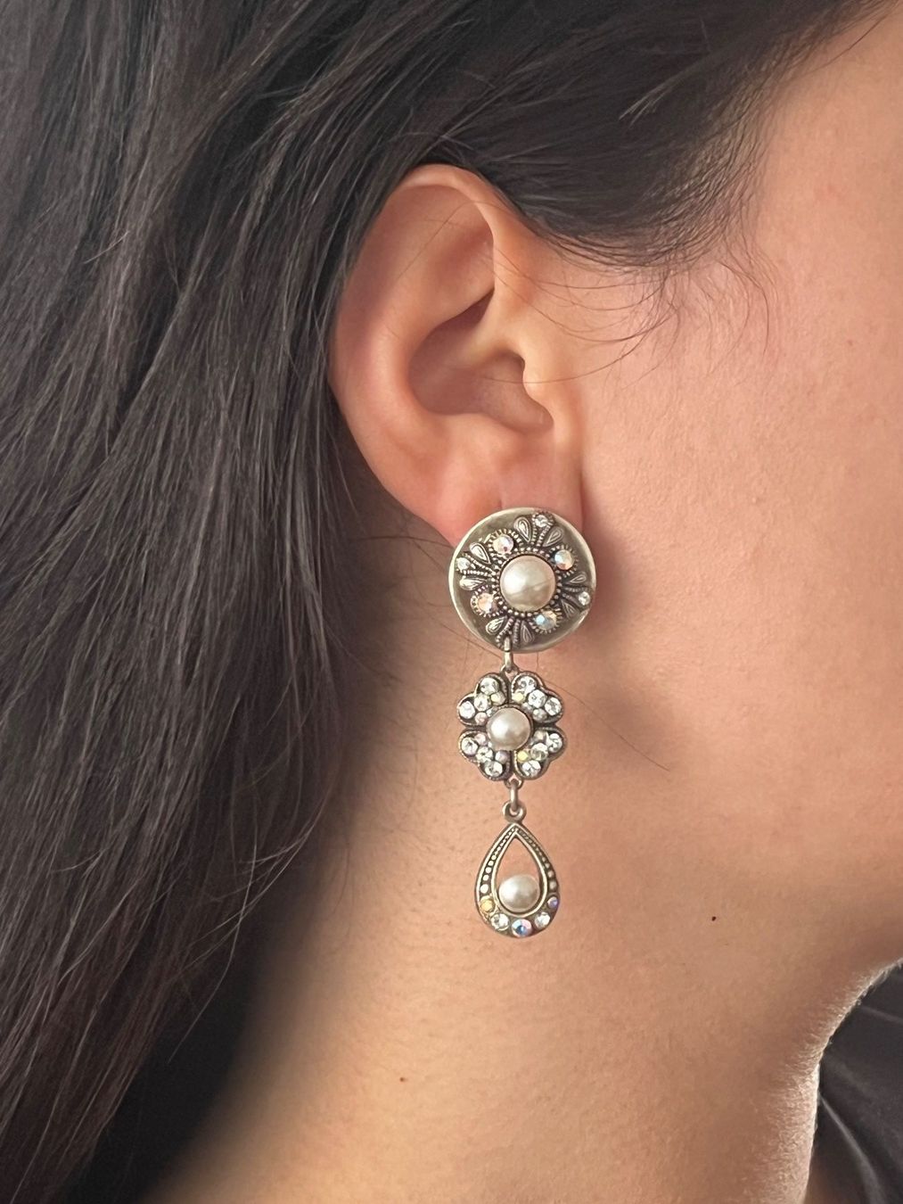 Boucles d'oreille: Hochwertiger silbriger Ohrschmuck mit Glitzersteinen. – D'occasion à Stans par valeriamanuela 1
