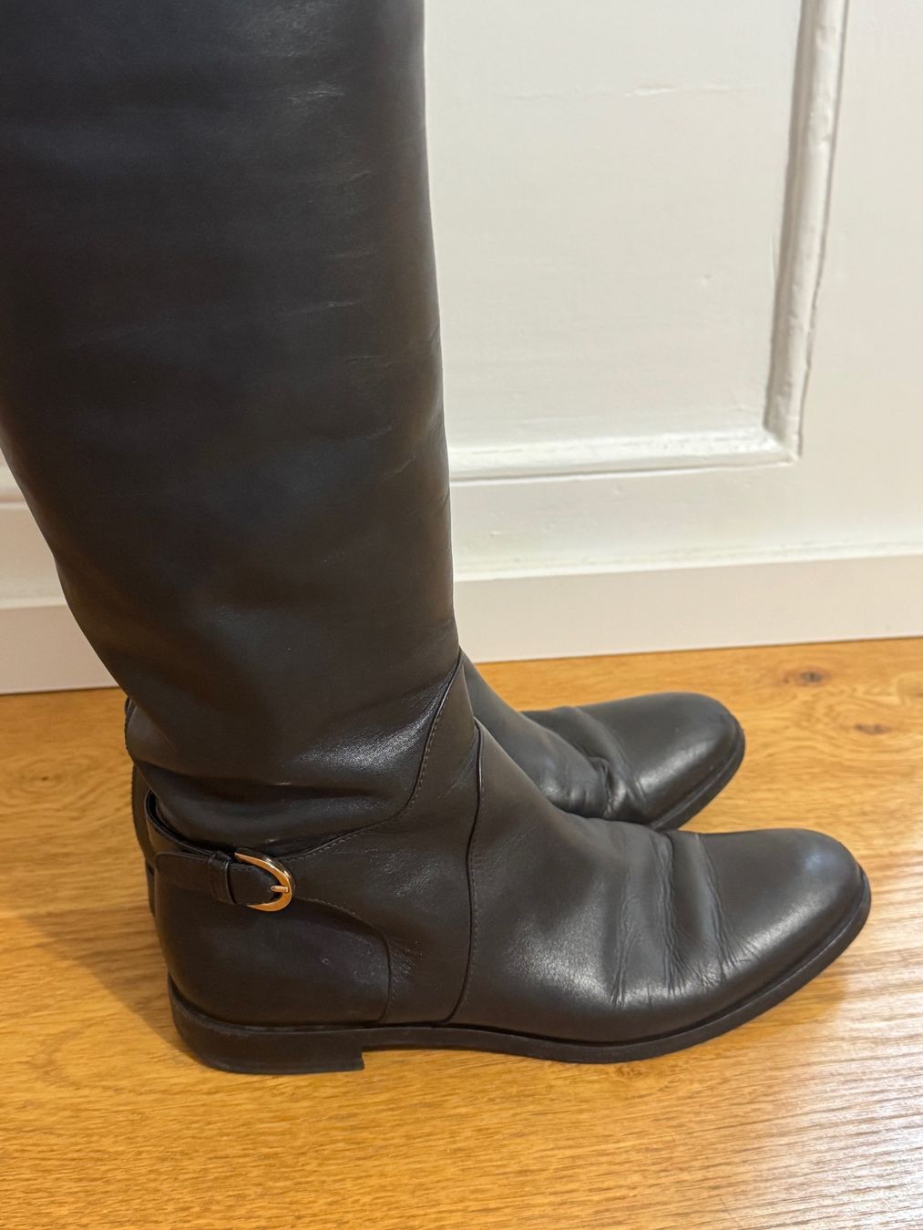 Sergio Rossi Damenschuhe: Sergio Rossi Black Leather Boots 36.5 – Gebraucht aus Neuchâtel von Neuch1