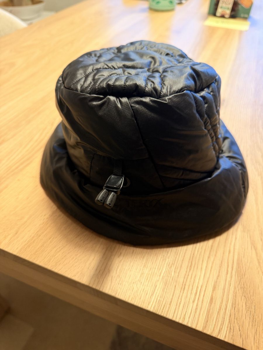 Arcteryx Copricapi, berretti & cappellini: Arc'teryx Bucket Hat Black Size M – Usato da Altendorf venduto da gio_86dc