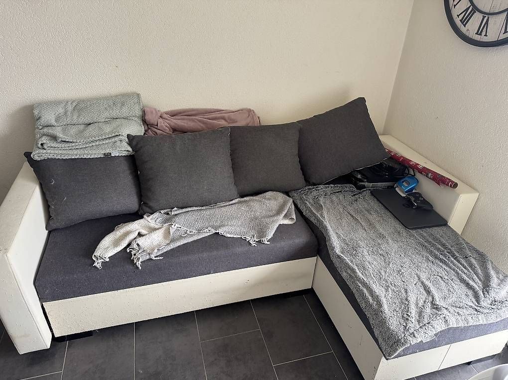 Sofas: Canapés d'angle a donner – D'occasion à Collombey par mar_8bsx