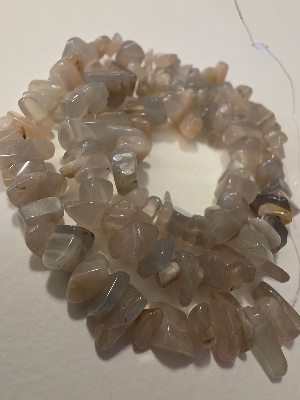 Mineralien & Heilsteine: Sonnenstein Splitter ca. 5-11mm. Strang – Neu und originalverpackt aus Menziken von Mirager 2