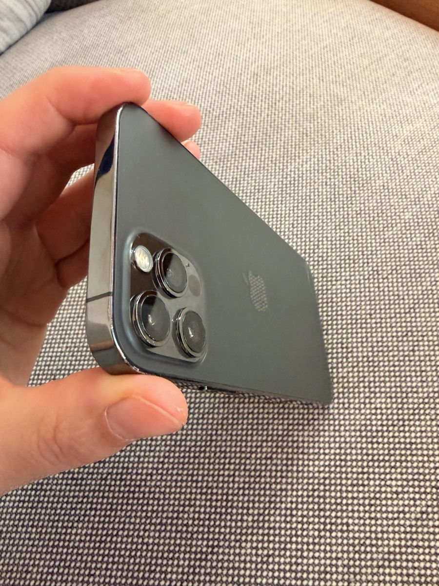 Apple Telefoni cellulari / Smartphones: iPhone 12 pro – Usato da Kölliken venduto da StephanieY 3