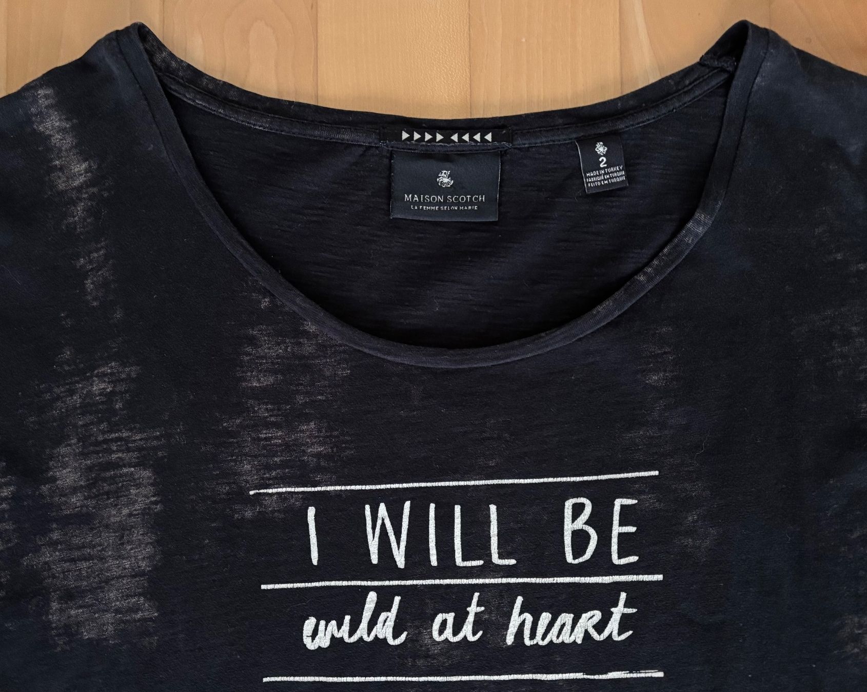 Maison Scotch T-shirt: T-Shirt Maison Scotch – Usato da Winterberg ZH venduto da vanilleinspiration 1