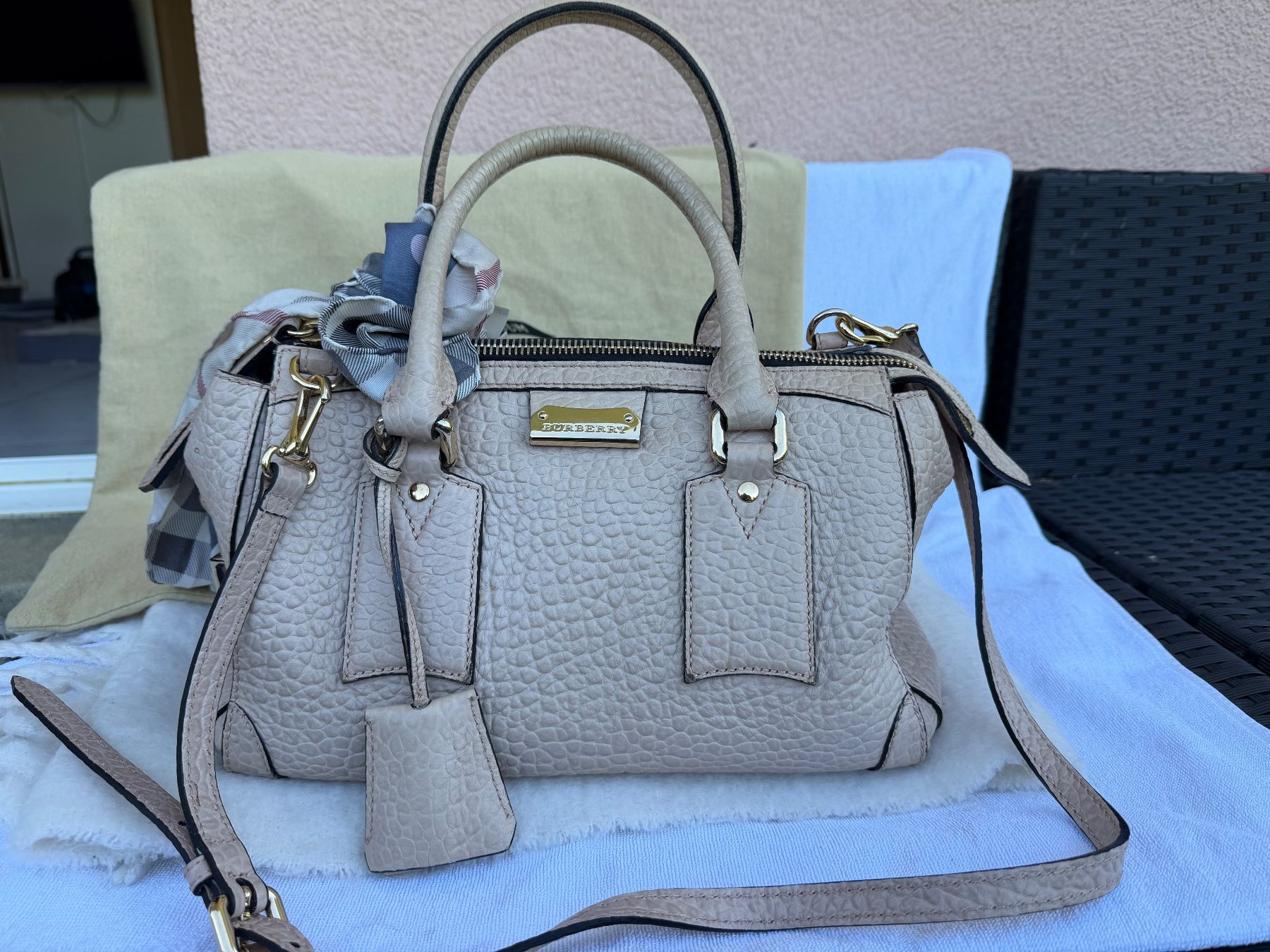 Burberry Taschen für Damen: Burberry Clifton – Gebraucht aus Steinen von FIN 1