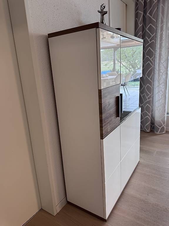 Cassettiere: Kommode/Vitrine weiss & Holzoptik mit Glasfach – Usato da Neunkirch venduto da VivienneA 1