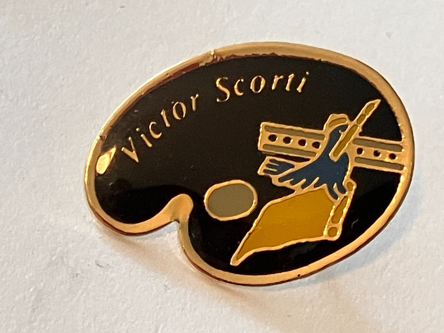 Placchette & Badge: 1 Pin Victor Scorti – Usato da Basel venduto da djwwpp