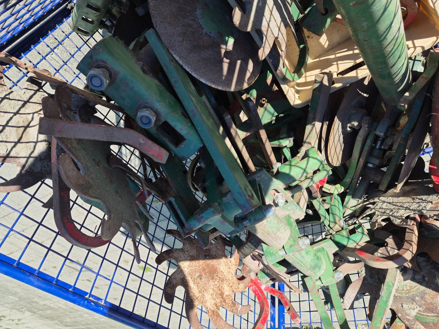 Pièces de machines de travail du sol: Haruwy Hackgerät Ersatzteile – D'occasion à Felsberg par rono01 3