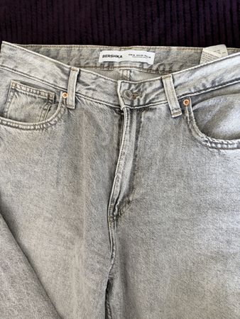 Jeans Bershka gris délavé style large jambe taille haute été