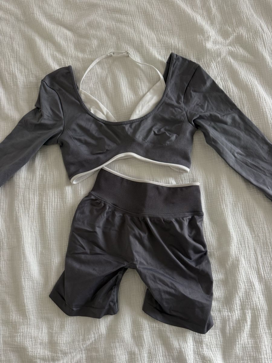 Lots de vêtements: teveo set blau – D'occasion à Altikon par borchardt.sara