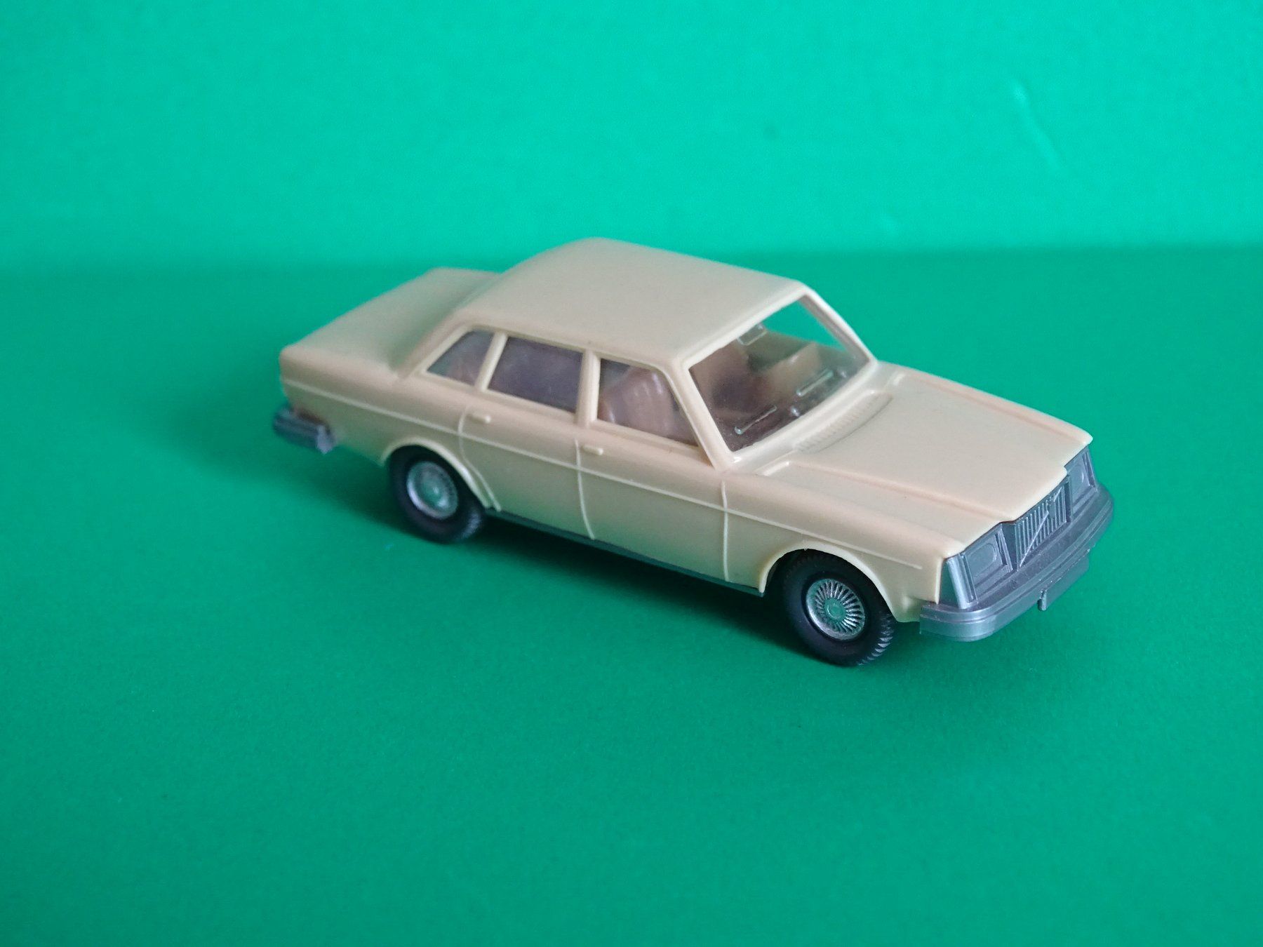 Wiking Modellini d'auto: Volvo 264 von Wiking 1/87 – Usato da Bretzwil venduto da Meex 1