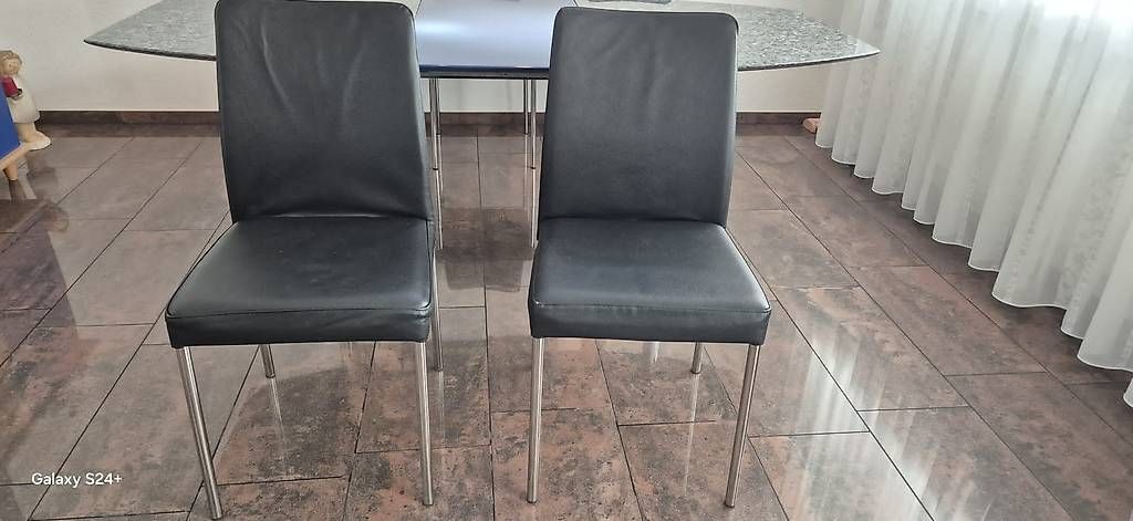 Set di tavolo e panche: Esstisch mit 6 Echtleder Stühlen – Usato da Merishausen venduto da MaggyK 3