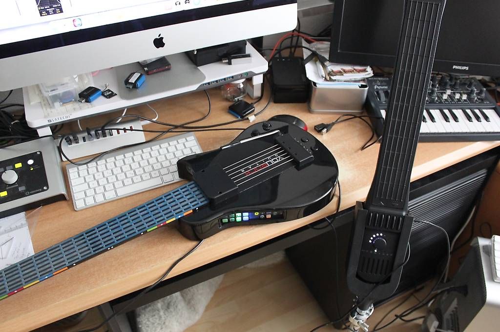 Instruments de musique: Unterricht mit Computern und Controllern – D'occasion à Lanzenhäusern par kakali50 1