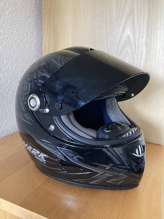 Caschi & visiere: Casque moto SHARK taille M – Usato da Genève venduto da Dis26 2
