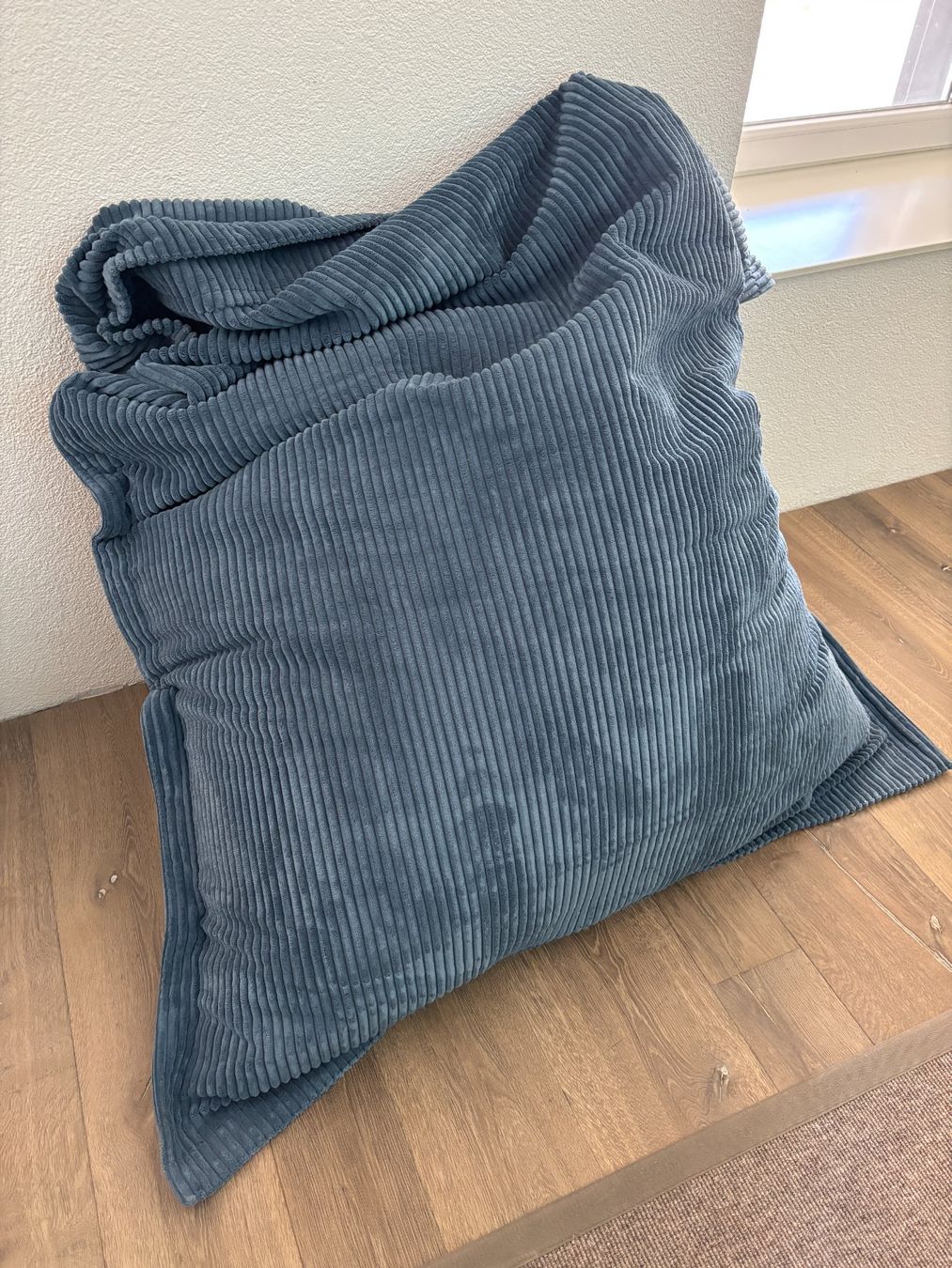 Fauteuils: Lumaland Cord 380L Sitzsack – D'occasion à Moosleerau par lor_j6t7