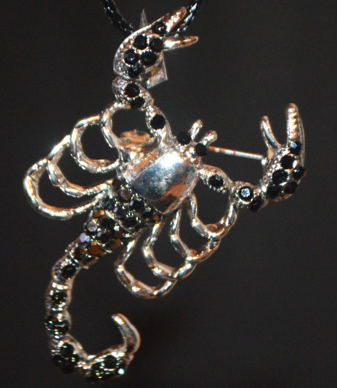 Spille & Fermagli: Brosche oder Halskette L-6706 – Skorpion schwarz mit Strass – Nuovo e nell'imballaggio originale da Goldiwil (Thun) venduto da han_v5b7 1