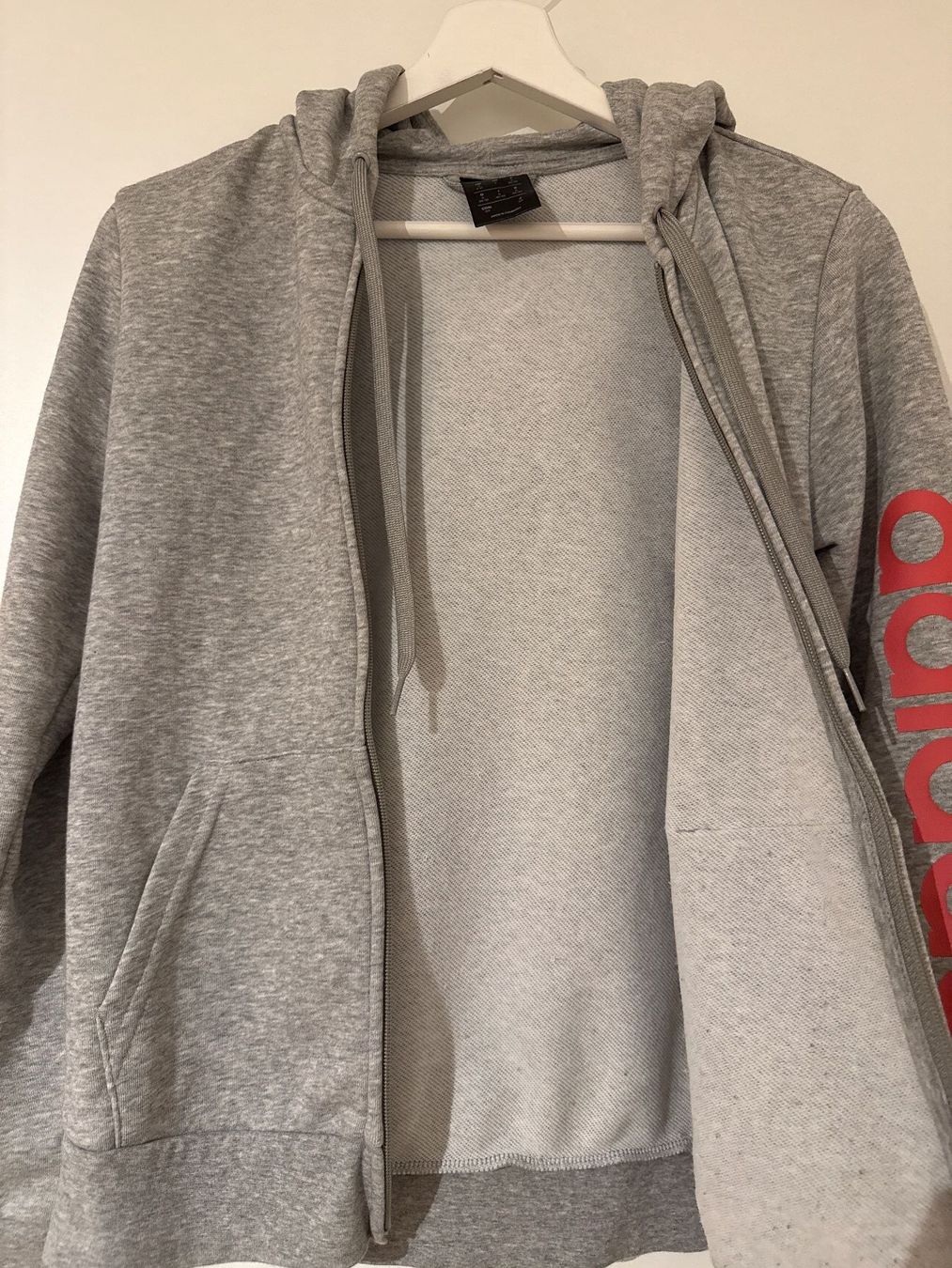 Adidas Vestes: Adidas Kapuzenjägli Gr.S – D'occasion à Schönenwerd par d.chiara 2