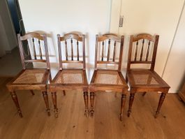 4x Stühle mit Rattan Sitzfläche, Landhausstil, Holz