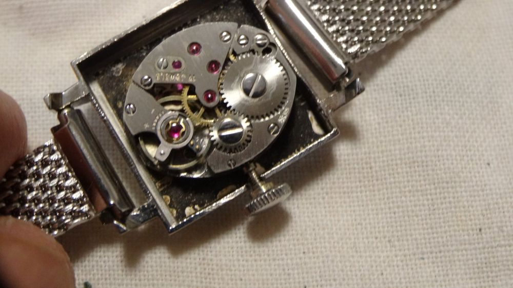 Eiger Montres: EIGER  SEHR KLEINE DAMEN UHR .HANDAUFZEUG.LAUFT – D'occasion à zürich par ahmad01 5