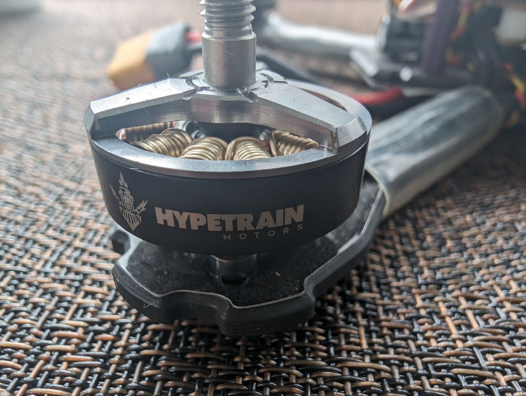 Modellismo RC: FPV QAV-SKITZO Dark Matter FPV Freestyle Quadcopter – Nuovo e nell'imballaggio originale da Winterthur venduto da Miwok 5