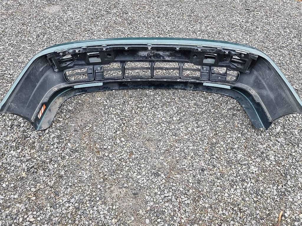Tutti pezzi di ricambio auto: Stosstange VW Passat – Usato da Weisslingen venduto da HardKnock01