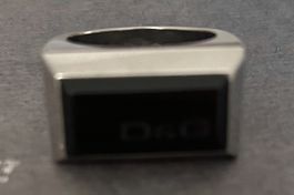 D&G Ring aus Messing mit schwarzem Stein, Top Zustand!