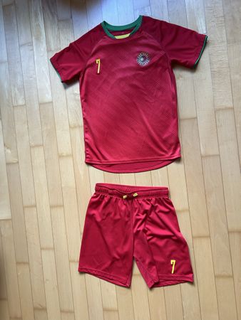 Für Kids: H&M Fussball-Set Trikot + Hose, Grösse 158/164
