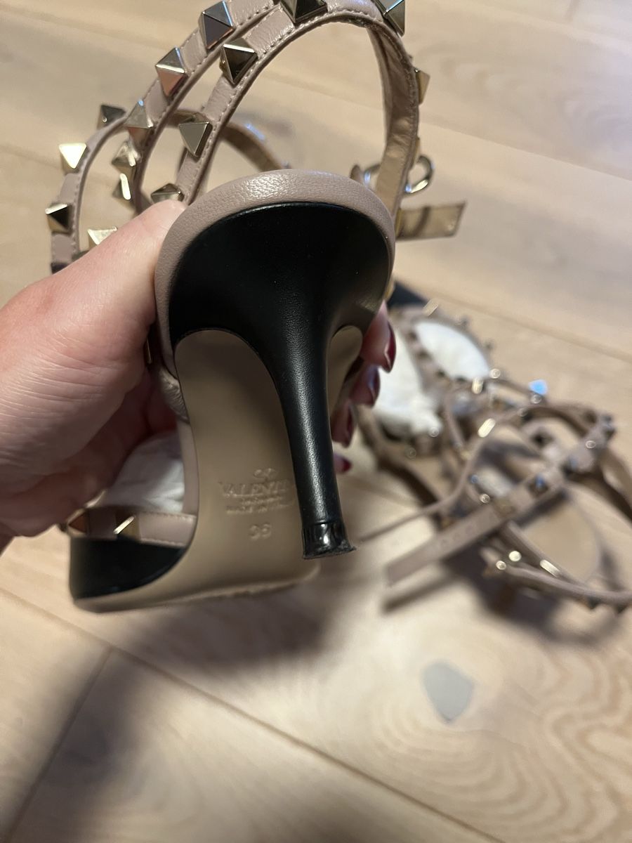 Valentino Scarpe da donna: VALENTINO Rockstud Pumps schwarz/beige Gr 36 – Nuovo (secondo la descrizione) da Zürich venduto da nina__viva 6