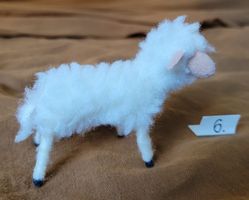 Schwarzenberger Krippenfiguren Schaf/Schäfli klein hell N6