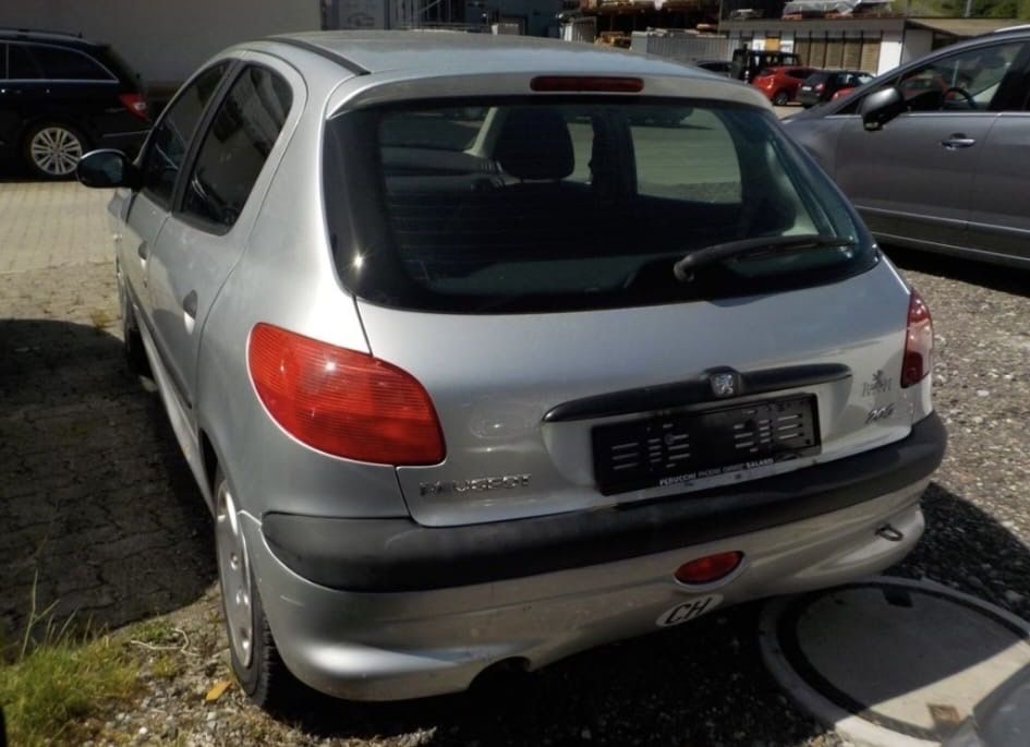 Peugeot Automobili: Peugeot 206 silber 5-türig – Usato da Rikon im Tösstal venduto da mar_dfw8 2