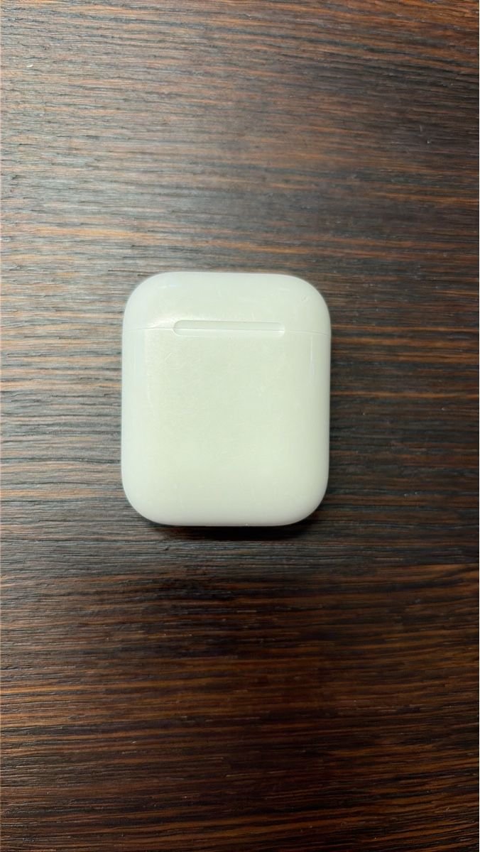 Apple Caricabatterie: Apple AirPods Ladecase 1. Generation – Usato da Bern venduto da jeanine_bieri