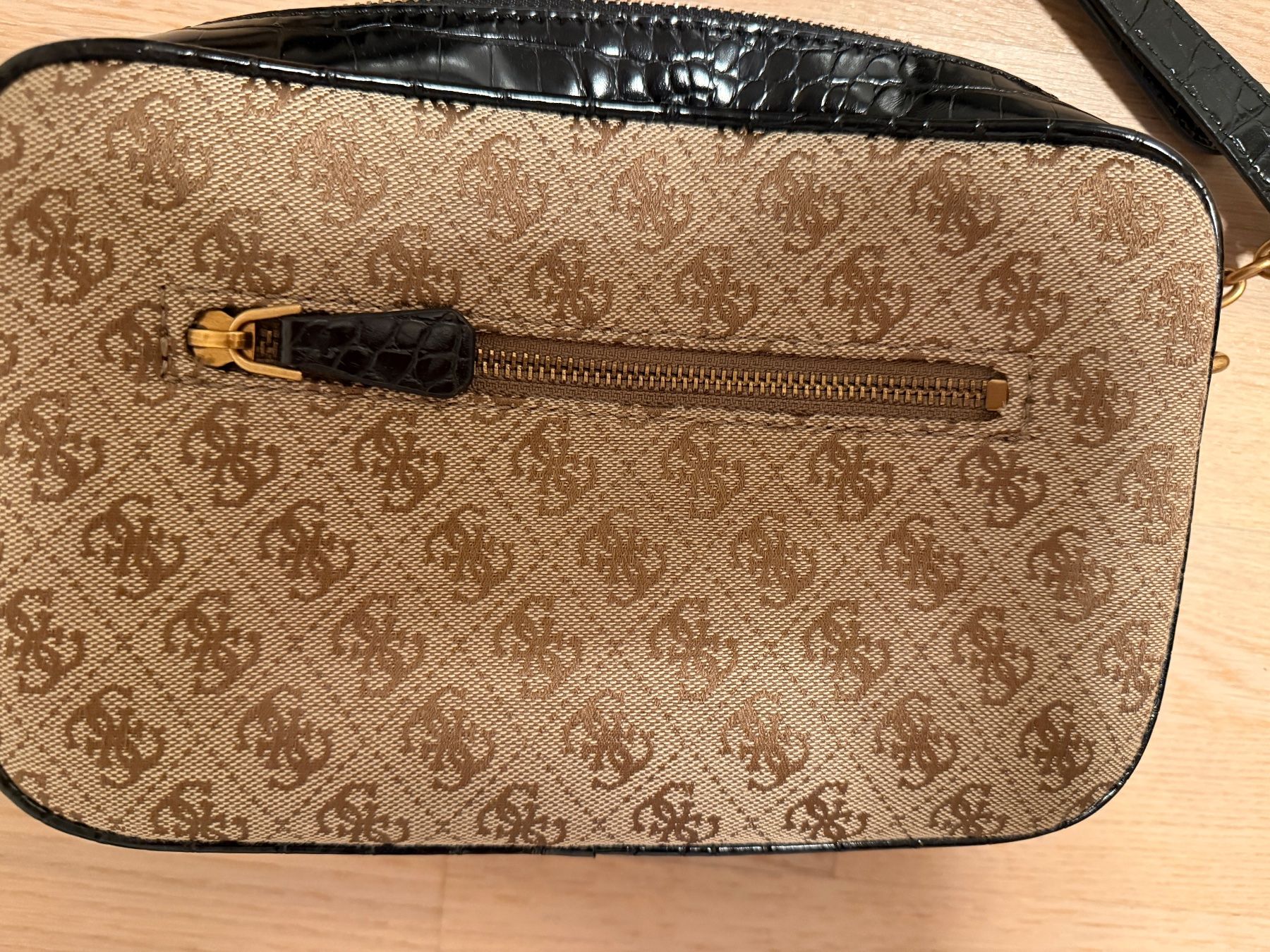 Guess Borse da donna: Guess Tasche – Usato da Liestal venduto da Elfenlicht 1
