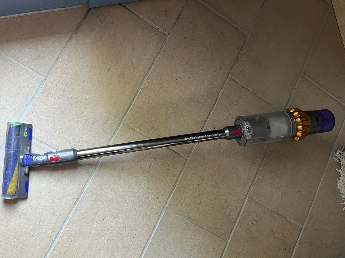 Dyson Aspirateurs & Accessoires: Staubsauger Dyson V15 – D'occasion à bern par tore06