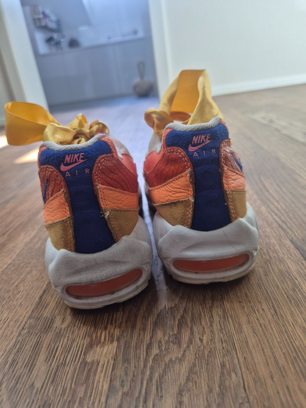 Nike Scarpe da donna: White yrllow orange Nike Air Max size 38 – Usato da Zürich venduto da monadiederich 2