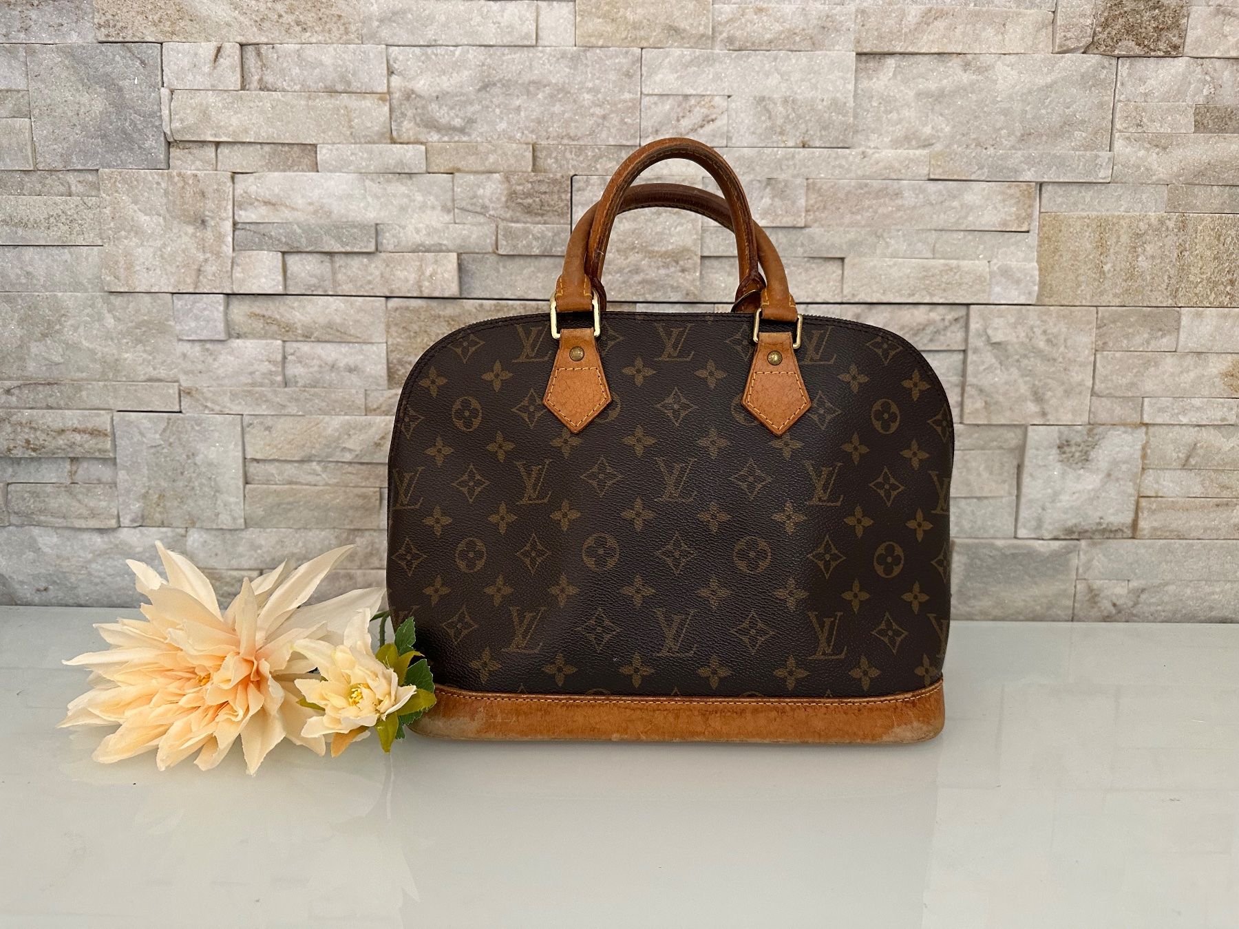 Louis Vuitton Borse da donna: Louis Vuitton Alma Canvas -Nr. 752 – Usato da Hittnau venduto da LuxAndMore