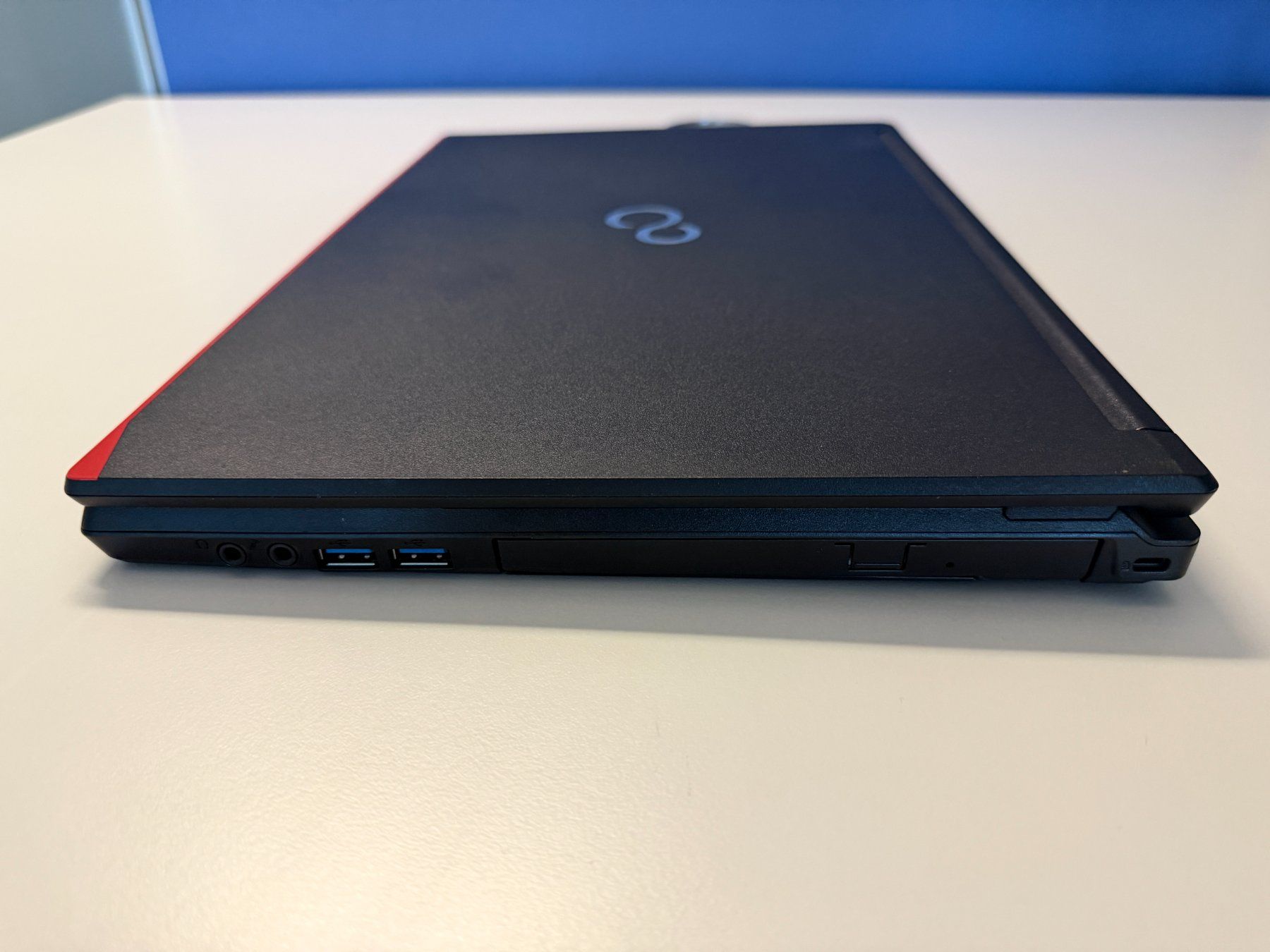 Fujitsu Notebook: Fujitsu LIFEBOOK E557 15.6" – Usato da Lauerz venduto da Pschilt3 3