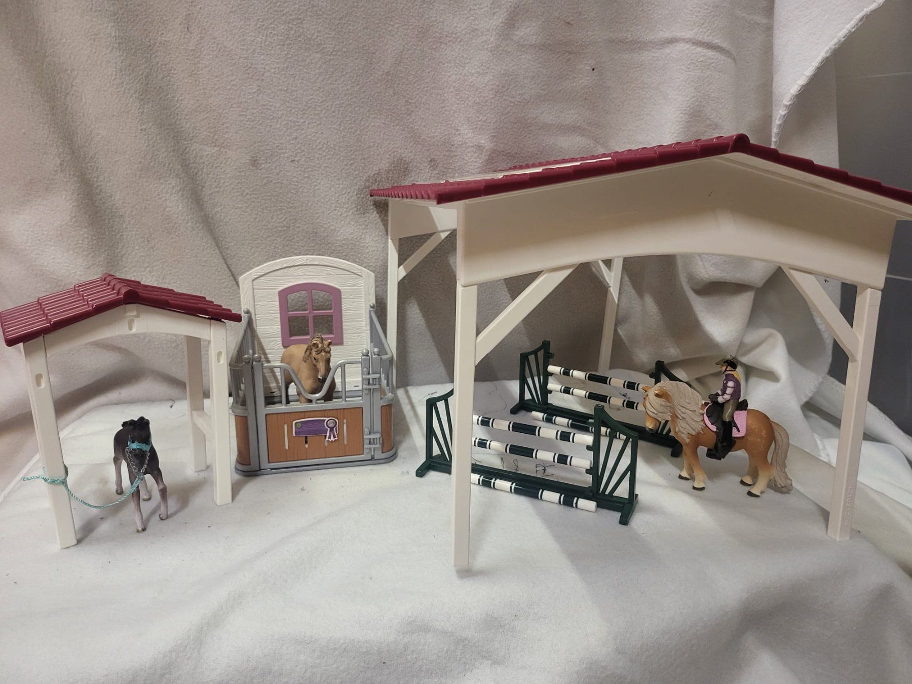 Schleich Jouets: Schleich Pferdehof plus Pferde, XXL – D'occasion à Birsfelden par mim_bph7 9