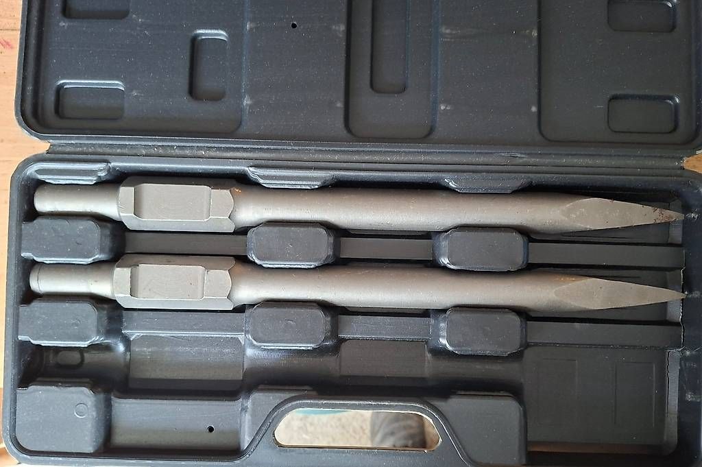 Tutti gli attrezzi: Abbruchhammer Marteau de démolition + accessoires – Usato da Châbles FR venduto da Monar 3